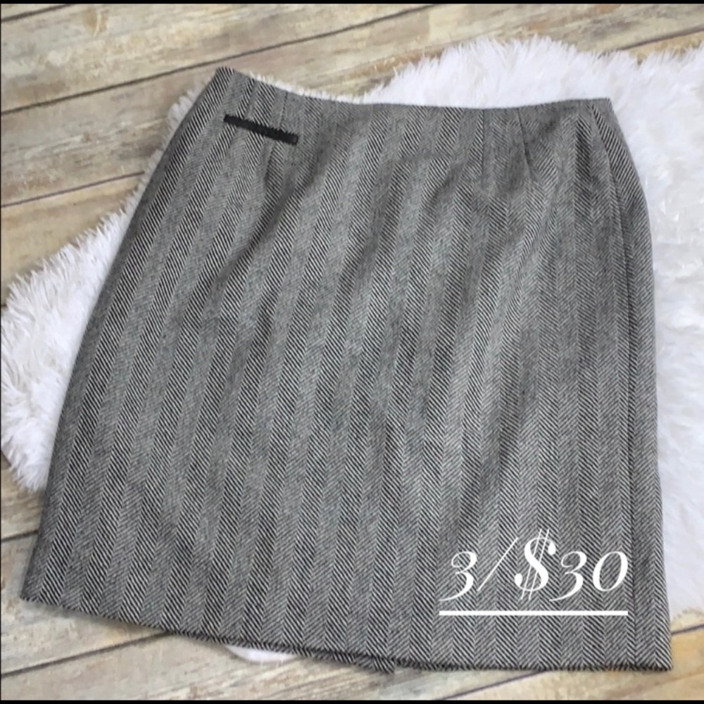 Talbots skirt  size 12 petite 100% wool lined slit